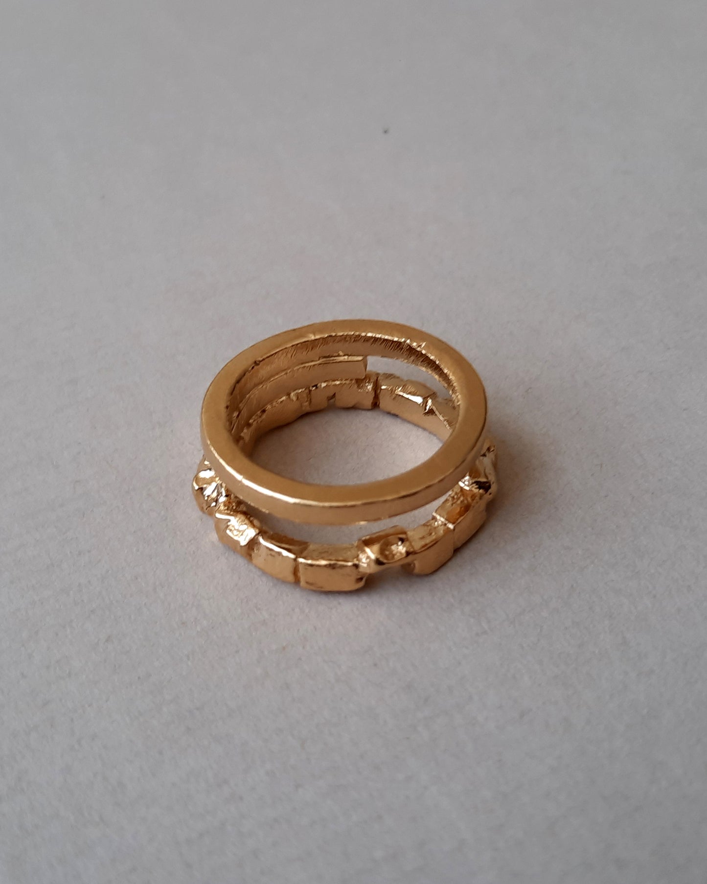 Leo Ring Gold